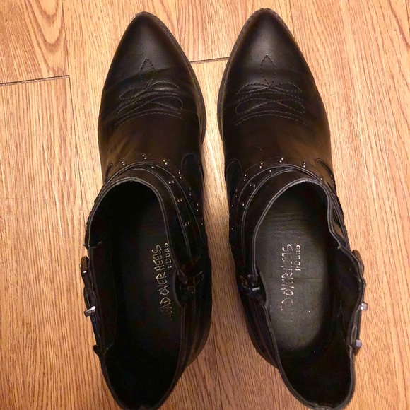 Paxx Buckle Detail Western Ankle Boot - Picture 4 of 7